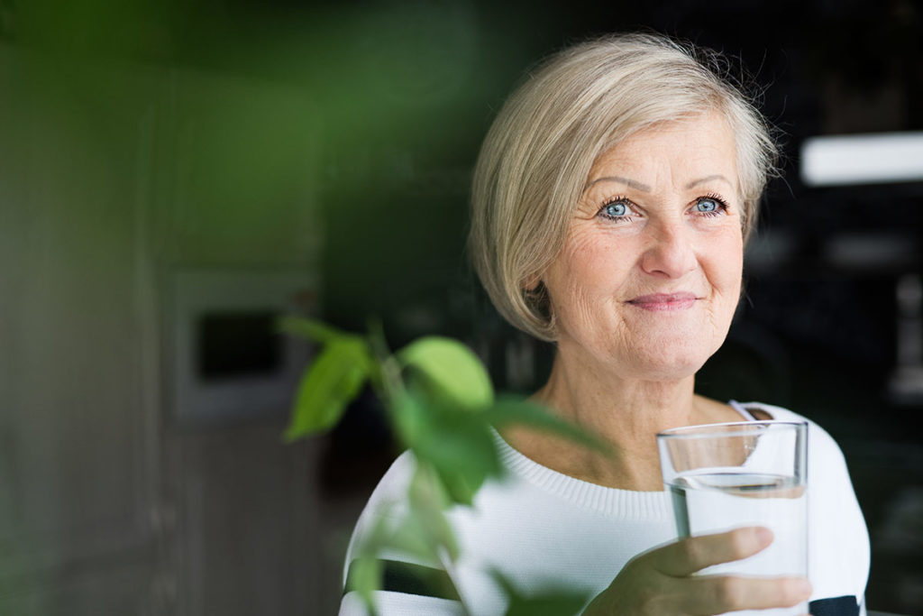 Svetový deň zdravia: ako Parkinsonova choroba môže ovplyvniť vypitie obyčajného pohára vody.